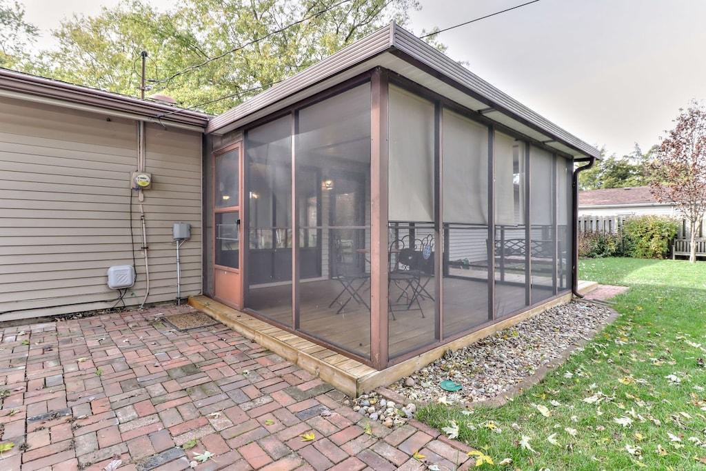 Beautiful 4/2 Champaign House Close to Everything Pet Policy