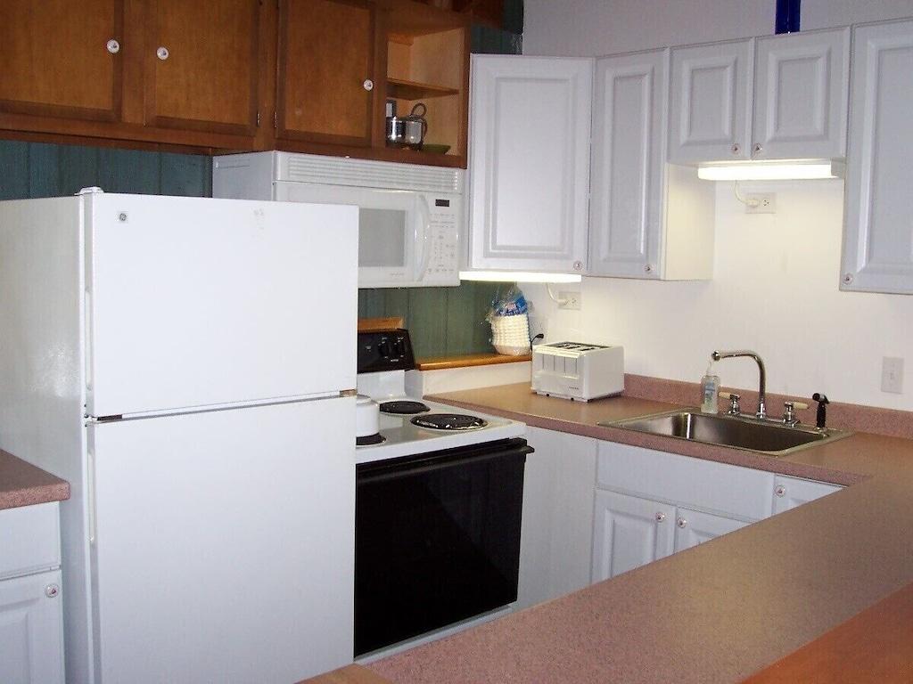 Eastern End of Nantucket Secluded Cottage Pet Policy