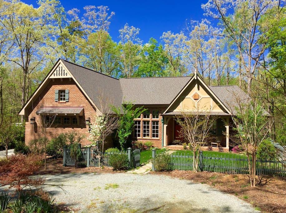 Chapel Hill Airbnb Rentals Pet Policy