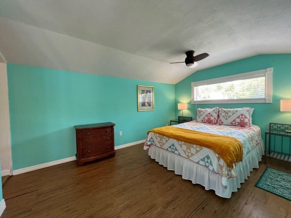 Pet Friendly Charming Cottage in St Augustine