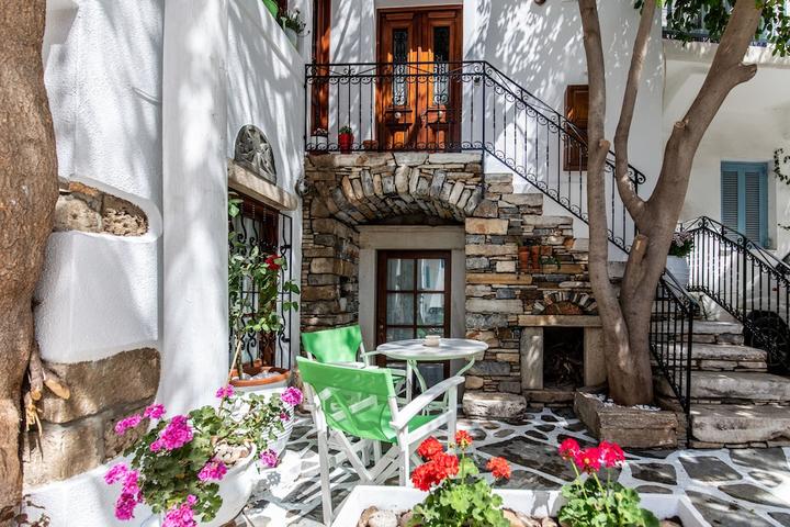 Pet Friendly Arco Naxos Luxury Apartments