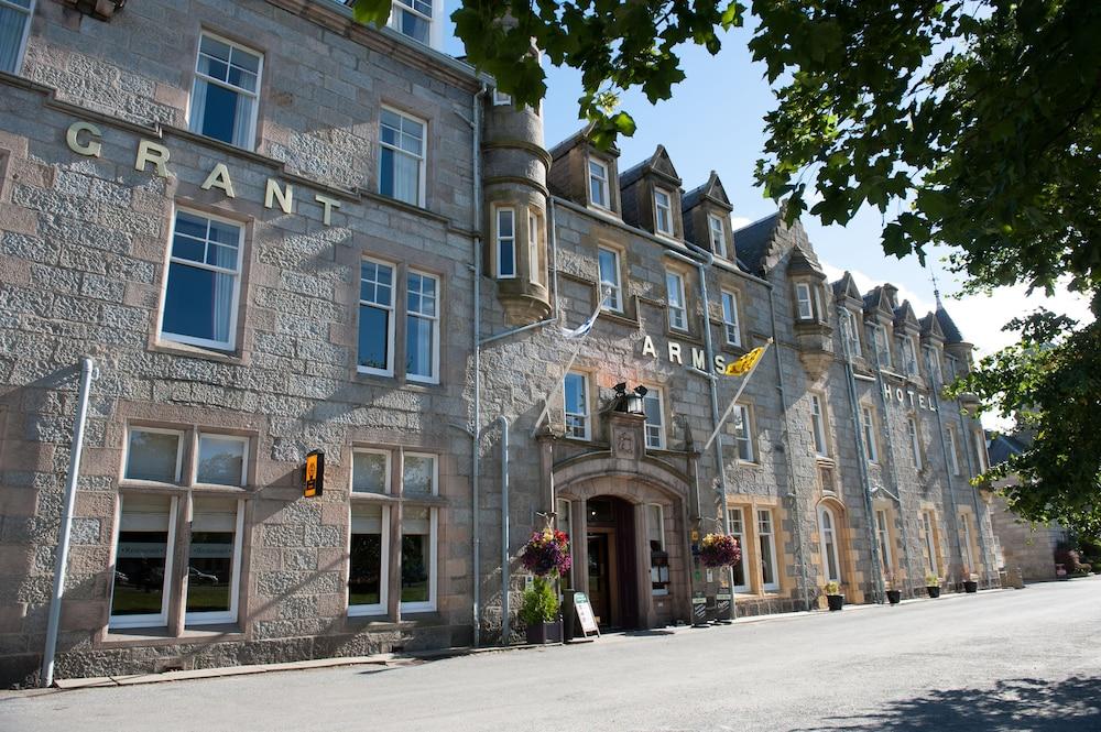 Pet Friendly The Grant Arms Hotel