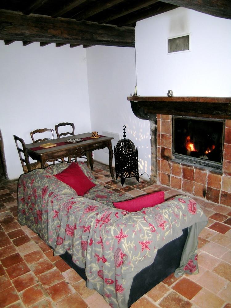 Pet Friendly South Burgundy Country House