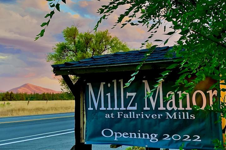 Pet Friendly Millz Manor at Fall River Millz