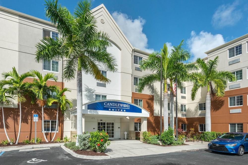 Pet Friendly Candlewood Suites Fort Myers Sanibel Gateway an IHG Hotel