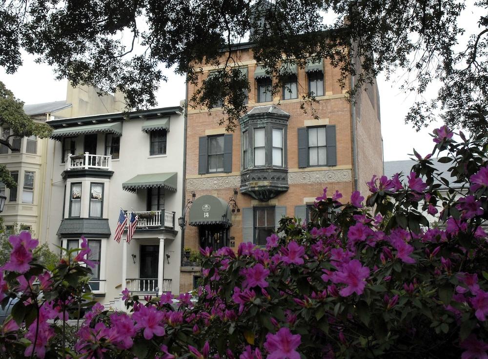 Pet Friendly Hotels in Savannah GA BringFido