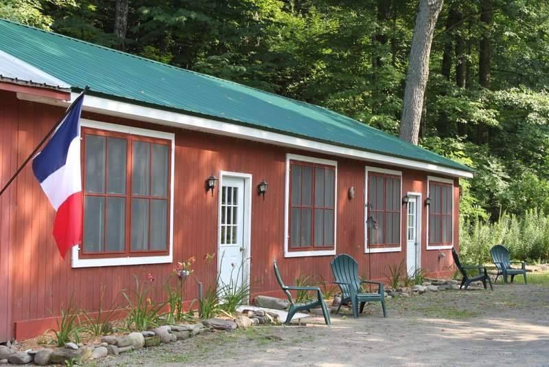 NY Adirondack Cabin by the River Pet Policy