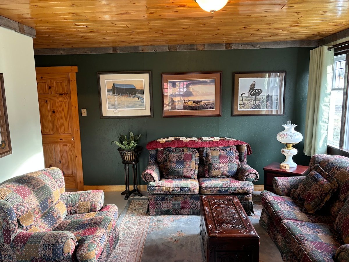 Picture of a pet-friendly vacation rental in Chilko Lake, BC.
