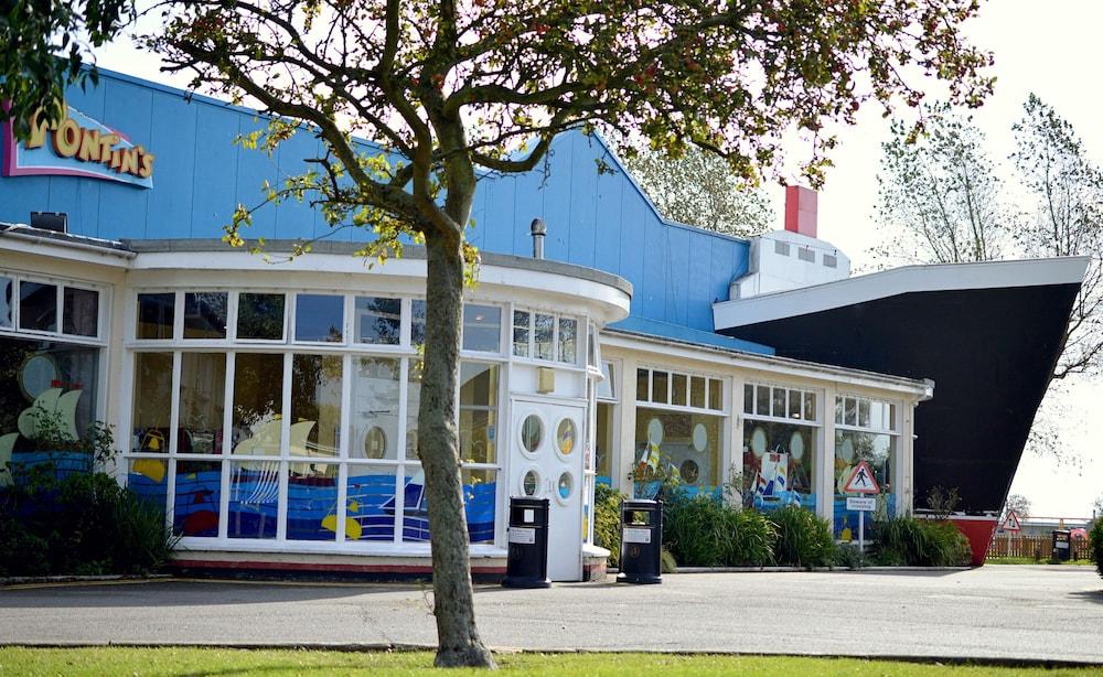 Pontins pakefield dog shop friendly