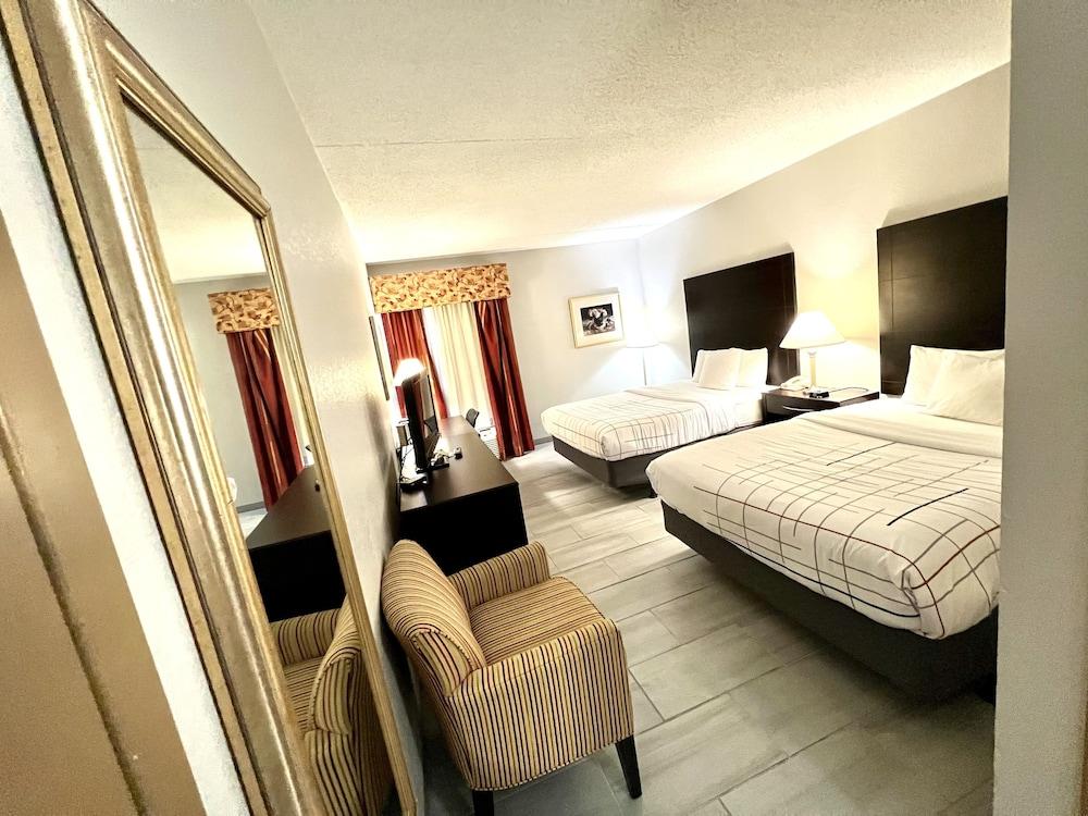 La Quinta by Wyndham Salina Pet Policy