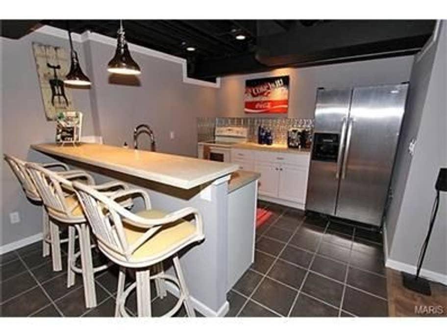 Cottleville Airbnb Rentals Pet Policy