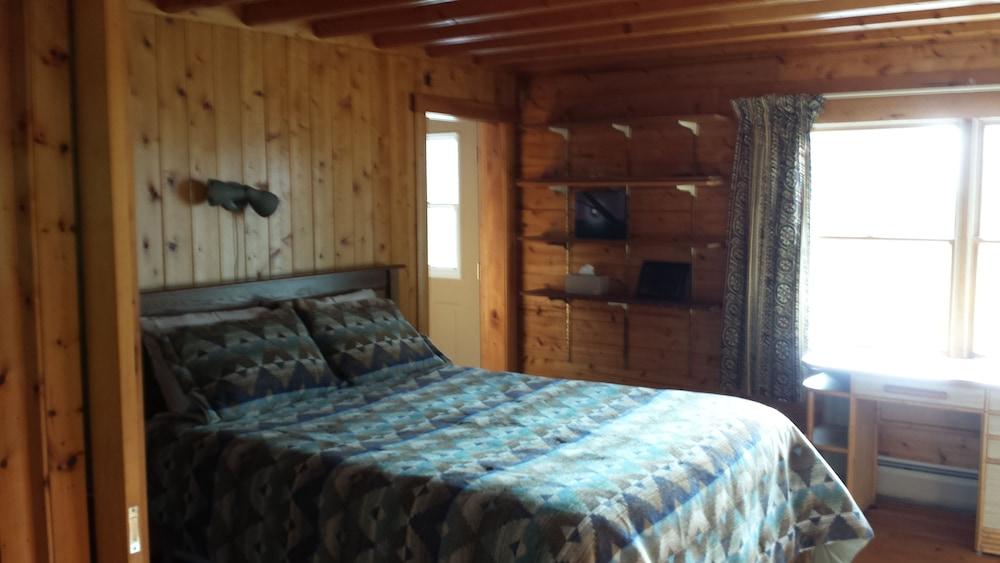 Pet Friendly Exeter Nature Cabins
