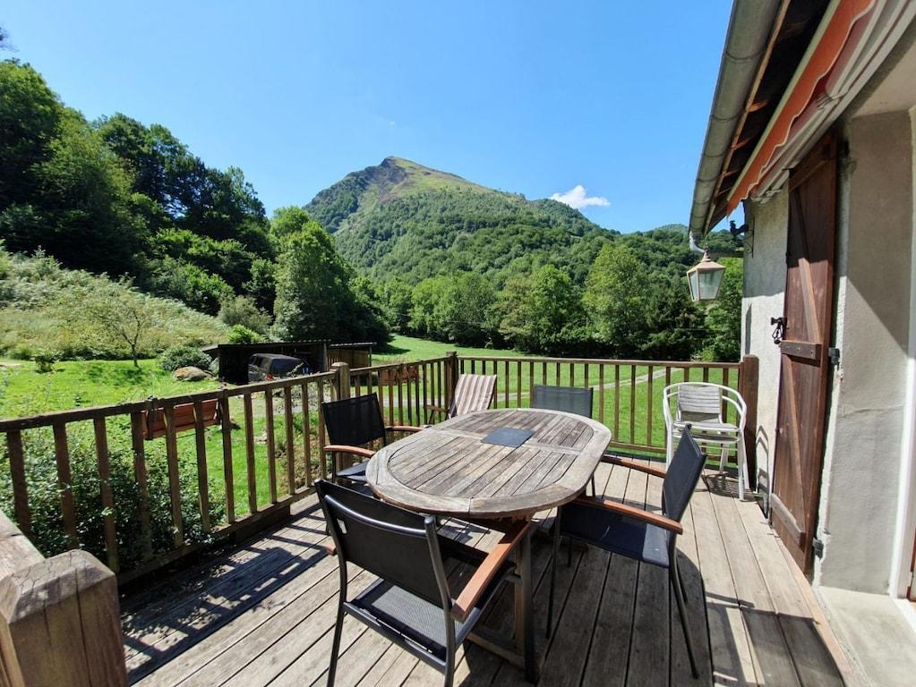 Pet Friendly Mountain Cottage in the Heart of the Pyrenees