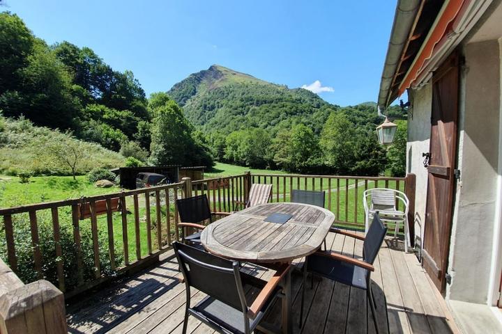 Pet Friendly Mountain Cottage in the Heart of the Pyrenees