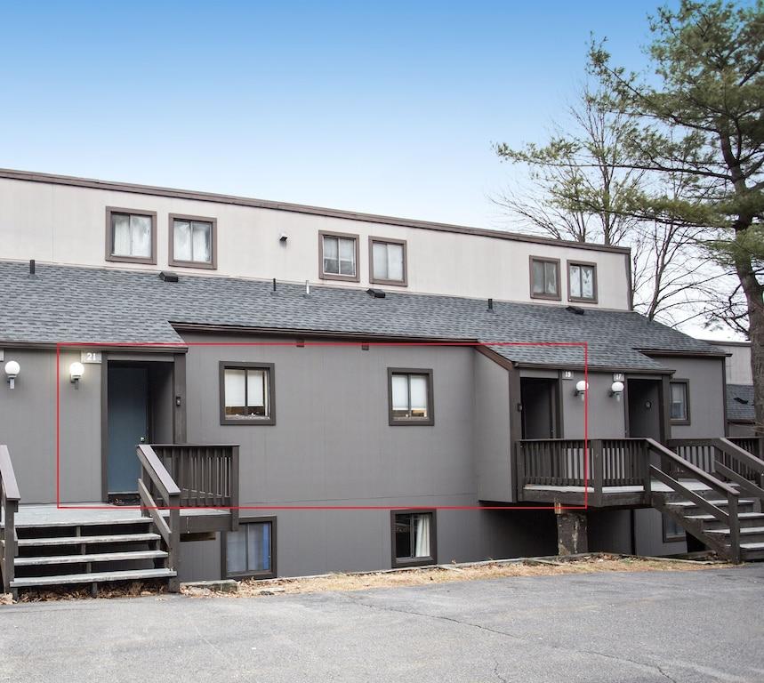 Neighboring Townhouses Great for Large Groups Pet Policy