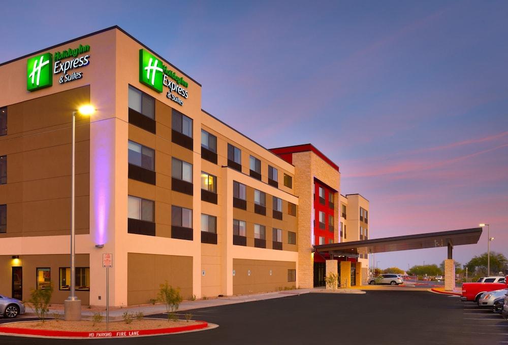 Pet Friendly Holiday Inn Express & Suites Phoenix West - Buckeye an IHG Hotel