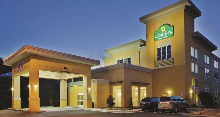 La Quinta Inn Suites Knoxville Central Papermill Pet Policy