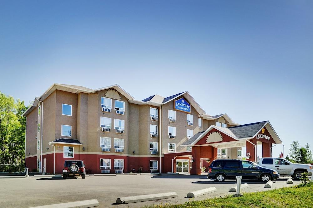 Pet Friendly Lakeview Inns & Suites - Chetwynd