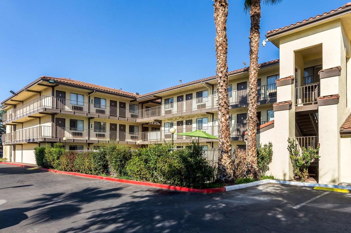 Hillstone Inn Tulare Pet Policy