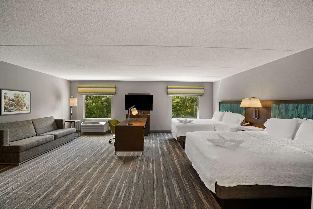 Hampton Inn & Suites Poughkeepsie Pet Policy