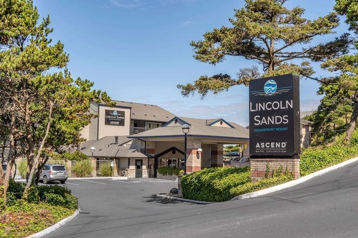 Pet Friendly Lincoln Sands Oceanfront Resort Ascend Hotel Collection