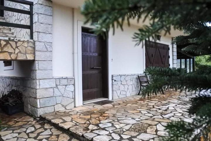 Pet Friendly Hyas Residence 2 - Garden View