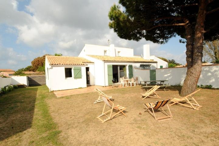 Pet Friendly 3BR Home for 6 in La Couarde-sur-Mer