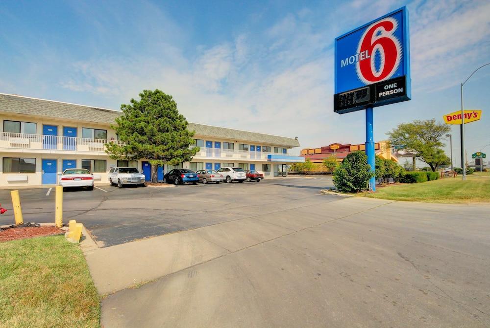 Motel 6 Wichita KS Pet Policy