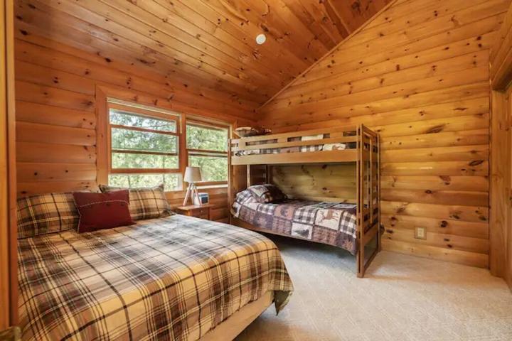Pet Friendly Tranquil Cabin on the Pine River