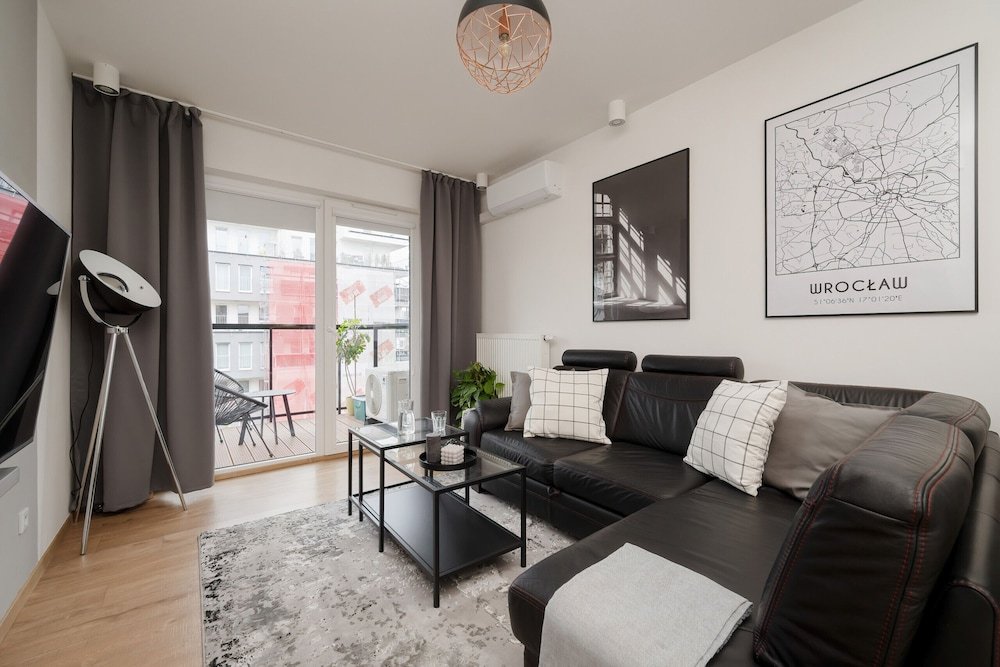 Pet Friendly Apartment Dmowskiego by Renters Prestige