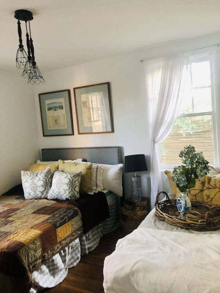 Pet Friendly Heart of Five Points - Updated 3BR Cottage