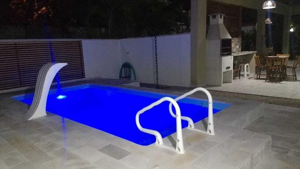 Pet Friendly House with Pool in Ubatuba Country Condo