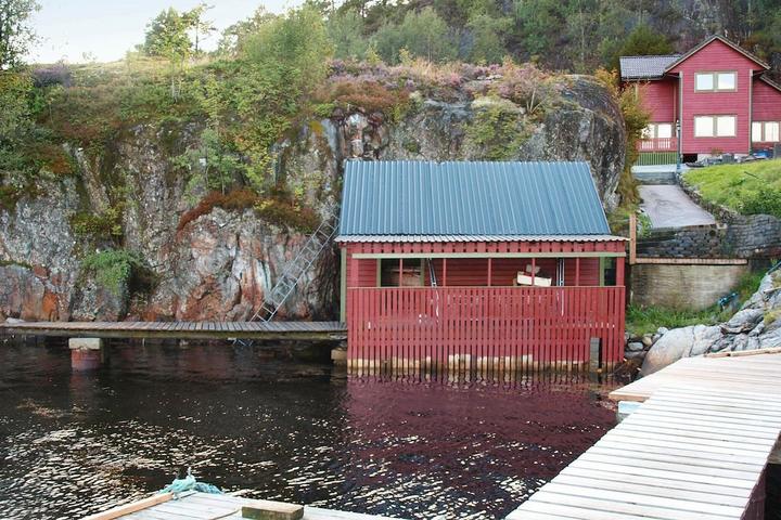 Pet Friendly Spacious 5BR House in Masfjorden