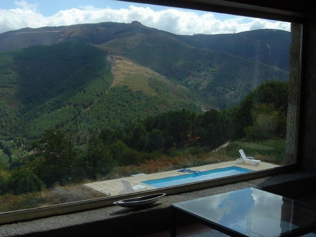 Pet Friendly Douro Mountain House with Spetacular Vews
