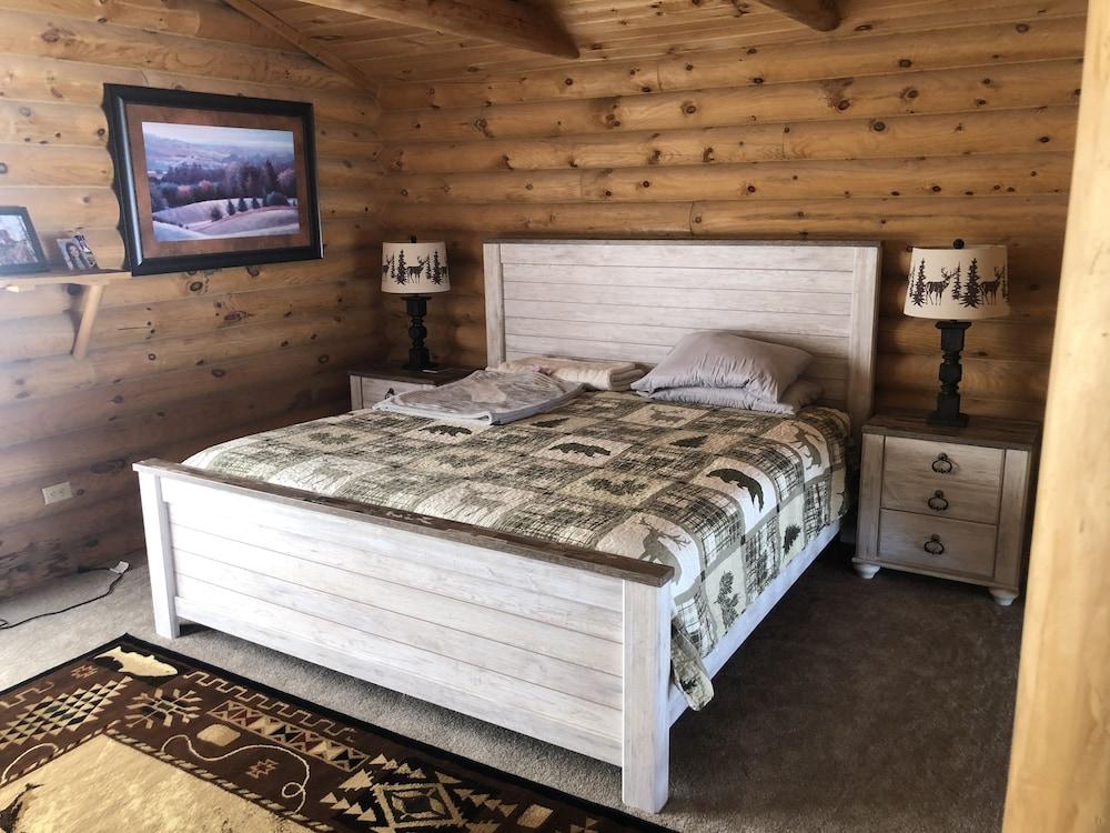 Pet Friendly Cozy Cabin Only 35min to Fort Collins & 3min to du Mountain Campus