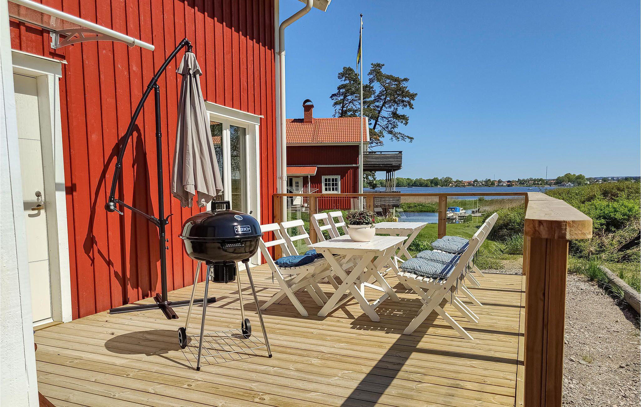 Pet Friendly Stunning 3BR Home in Vänersborg with Wifi