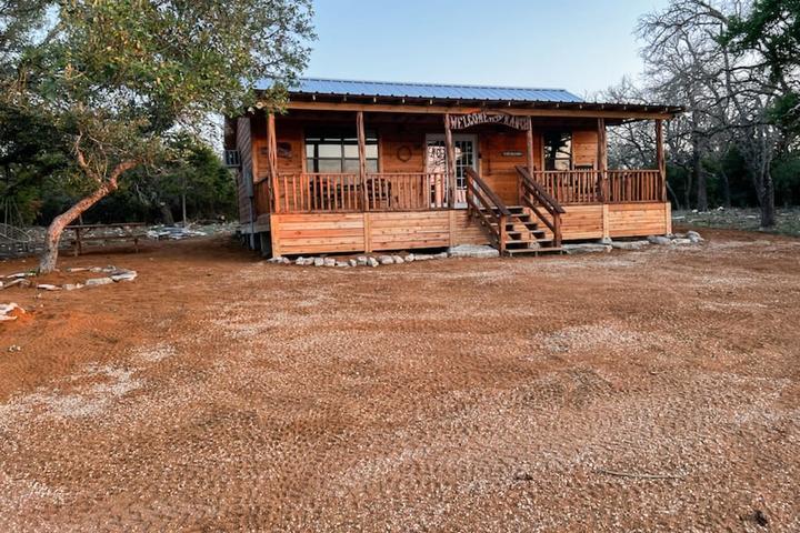 Pet Friendly Gem on 11 Acres with Valley Views