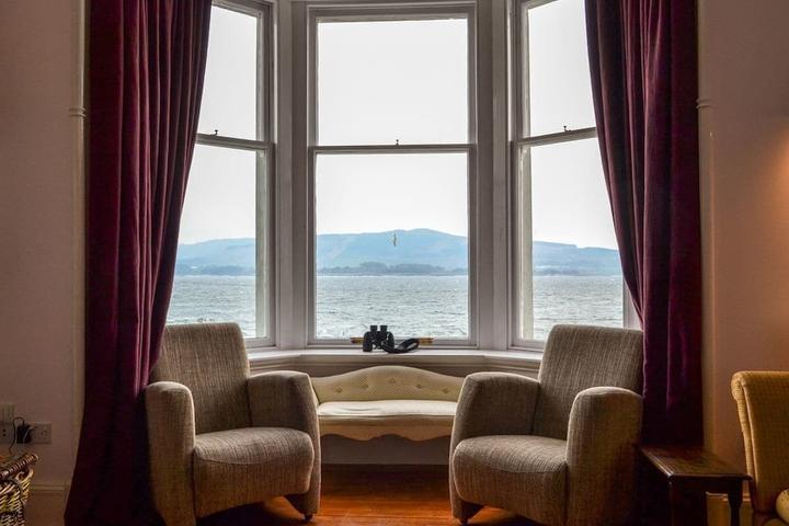 Pet Friendly Fircliff - the House on Bute