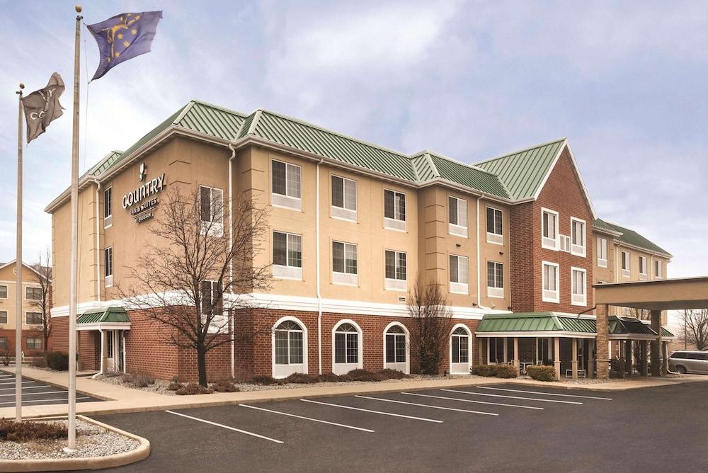 Pet Friendly Country Inn & Suites by Radisson Merrillville In