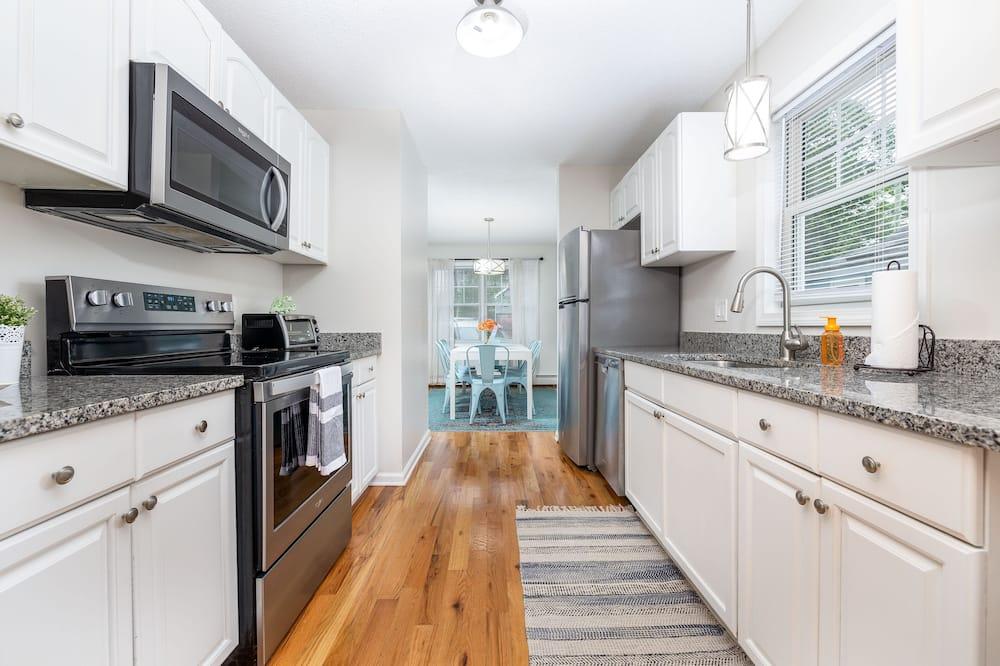 Pet Friendly Mohawk Cottage