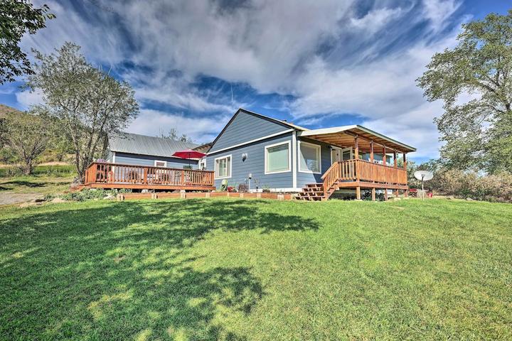 Pet Friendly Fisher Springs Home Just 12 Miles to Anthony Lake