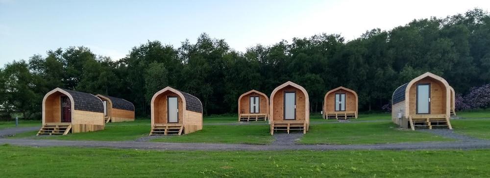 Pet Friendly Ernest's Retreat Glamping Site