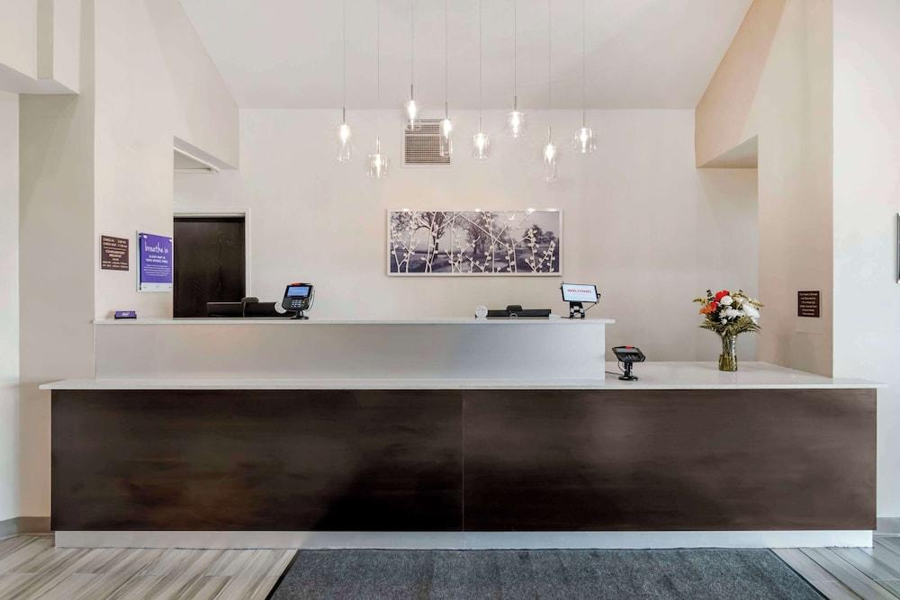 Pet Friendly Sleep Inn Olathe Kansas City
