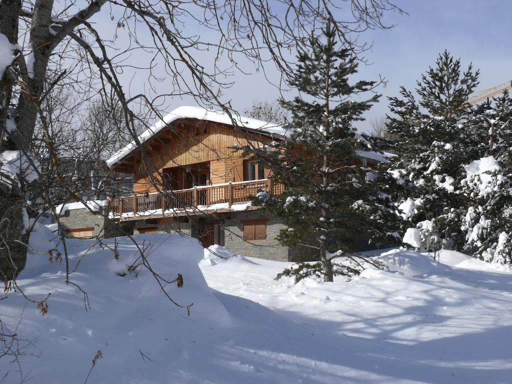 Pet Friendly Independent Mountain Chalet in a Meadow