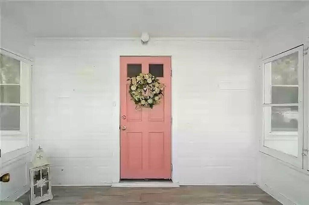 Cozy & Clean Lenexa Cottage Pet Policy