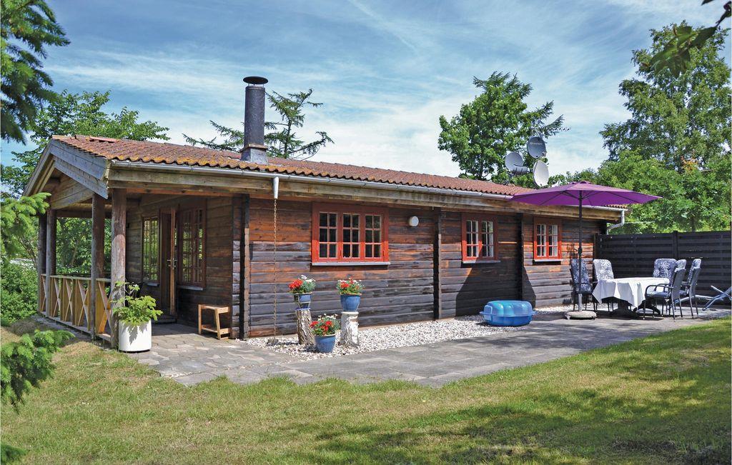Pet Friendly Stunning Home in Jægerspris with WiFi & 3 Bedrooms