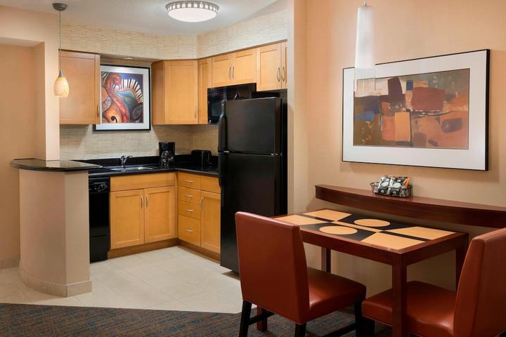 Pet Friendly Residence Inn by Marriott Toronto Downtown / Entertainment District