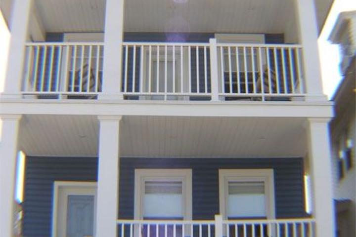 Pet Friendly Classic 5-Bedroom Beach House with Balcony