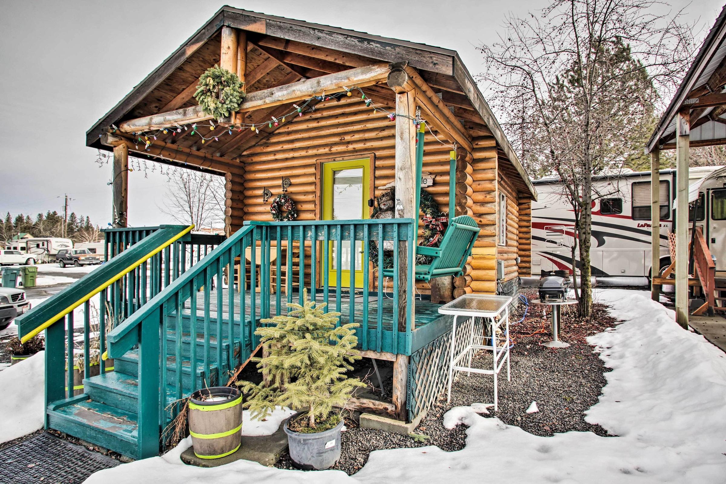 Pet Friendly Homey Winchester Studio Cabin Near Hiking & Lake