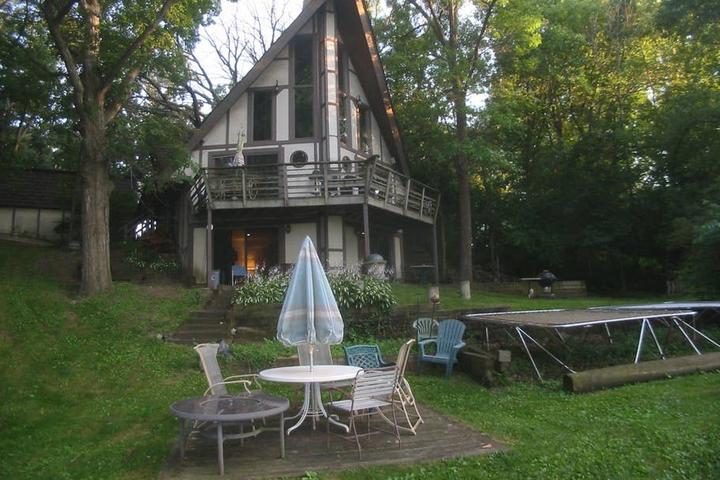 Pet Friendly Spring Grove Airbnb Rentals